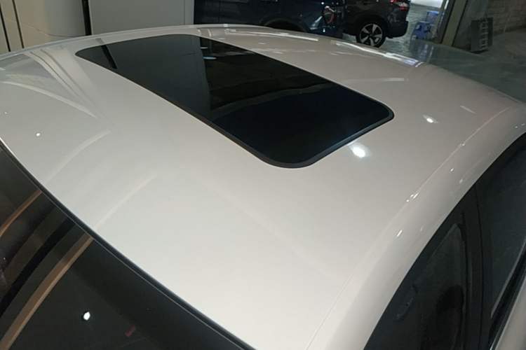 Used Roewe i5 2020 1.5L Automatic 4G Connect Luxury Flagship Edition Roof