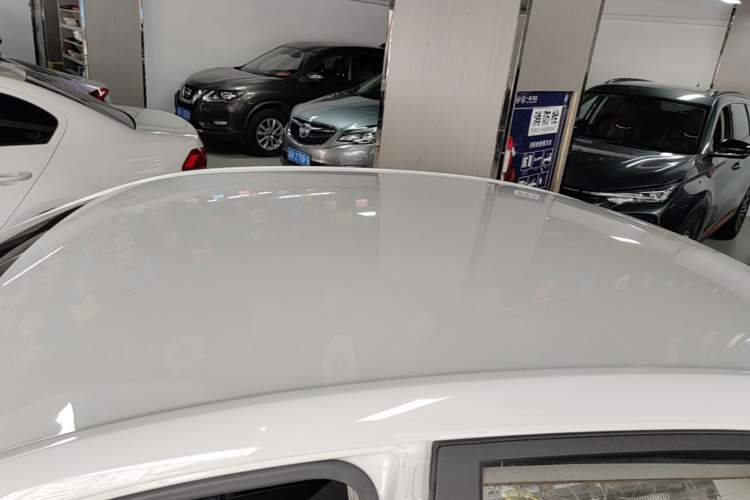 Used Roewe i5 2020 1.5L Manual 4G Connect Luxury Edition Roof