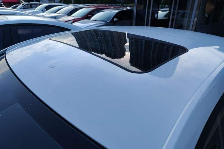 Used Roewe i5 2020 1.5L Manual 4G Connect Leehao Flagship Edition Roof
