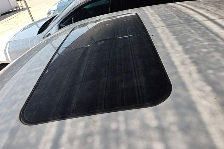 Used Roewe i5 2020 1.5L Automatic 4G Connected Linghao Edition Roof