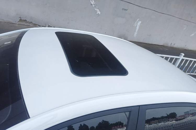 Used Roewe i5 2020 1.5L Manual 4G Connect Leehao Flagship Edition Roof