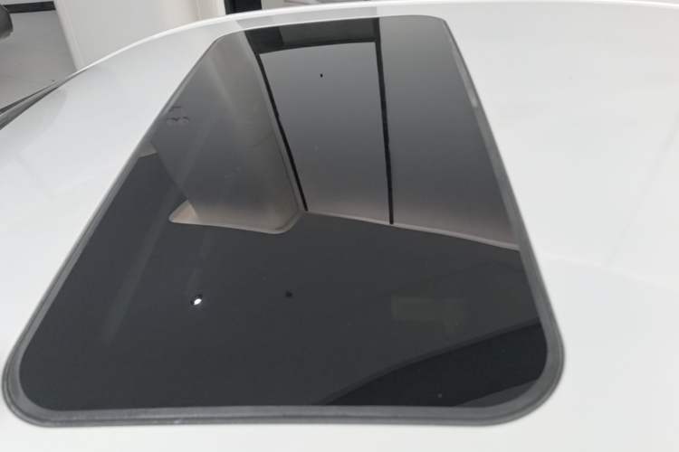 Used Roewe i5 2020 1.5L Automatic 4G Connected Linghao Edition Roof