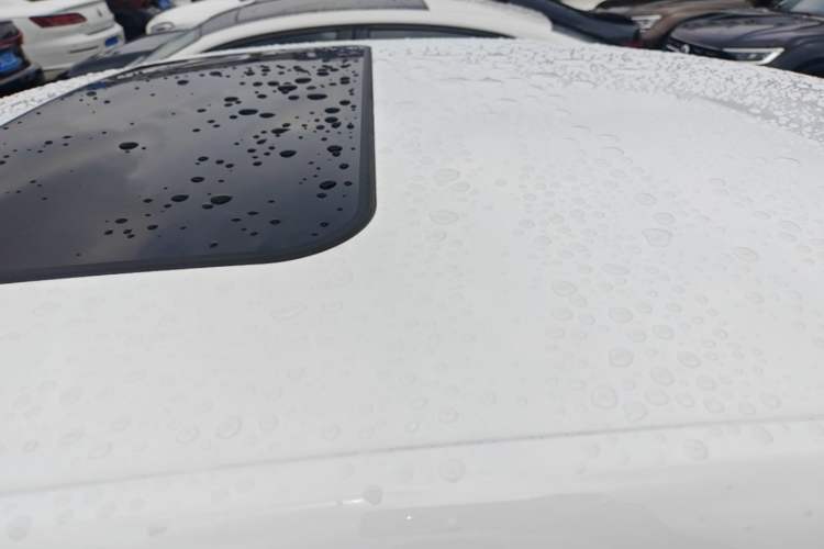 Used Roewe i5 2020 1.5L Automatic 4G Connect Luxury Flagship Edition Roof