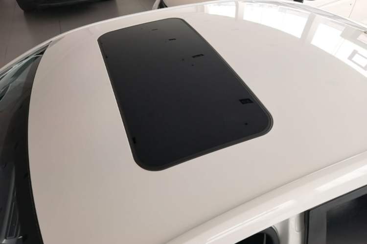 Used Roewe i5 2020 1.5L Manual 4G Connect Leehao Flagship Edition Roof
