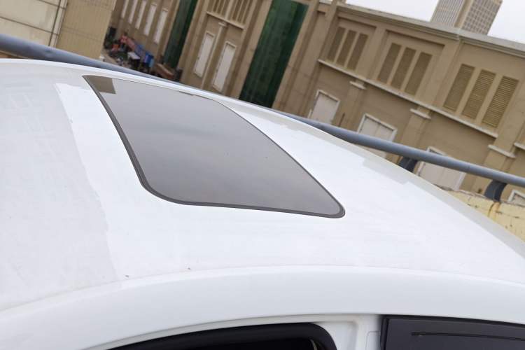 Used Roewe i5 2020 1.5L Automatic 4G Connected Linghao Edition Roof