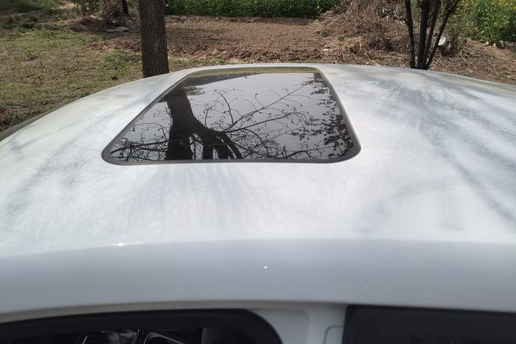 Used Roewe i5 2020 1.5L Automatic 4G Connected Linghao Edition Roof