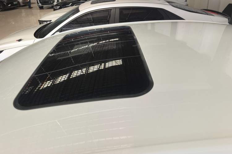 Used Roewe i5 2020 1.5L Manual 4G Connect Leehao Flagship Edition Roof