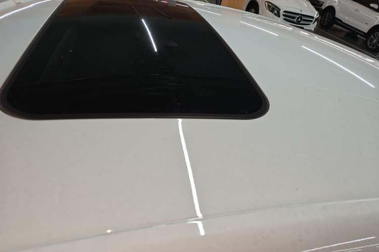 Used Roewe i5 2020 1.5L Automatic 4G Connect Luxury Flagship Edition Roof