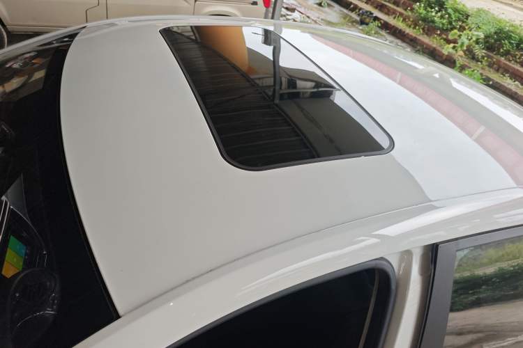 Used Roewe i5 2020 1.5L Manual 4G Connect Leehao Flagship Edition Roof