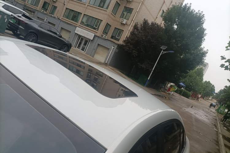 Used Roewe i5 2020 1.5L Automatic 4G Connect Luxury Flagship Edition Roof