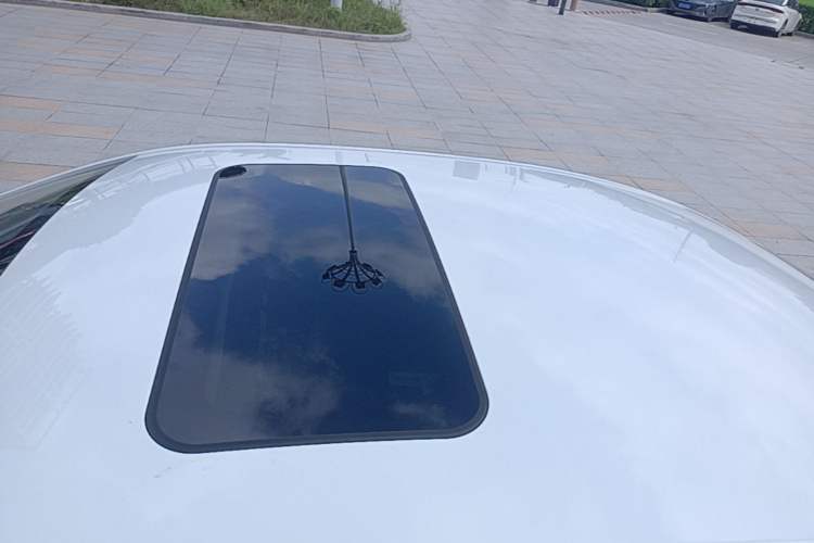 Used Roewe i5 2020 1.5L Automatic 4G Connected Linghao Edition Roof