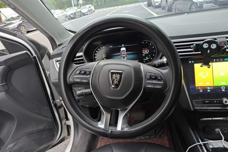 Used Roewe i5 2020 1.5L Automatic 4G Connect Luxury Flagship Edition Steering Wheel