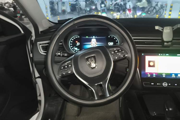 Used Roewe i5 2020 1.5L Automatic 4G Connect Luxury Flagship Edition Steering Wheel