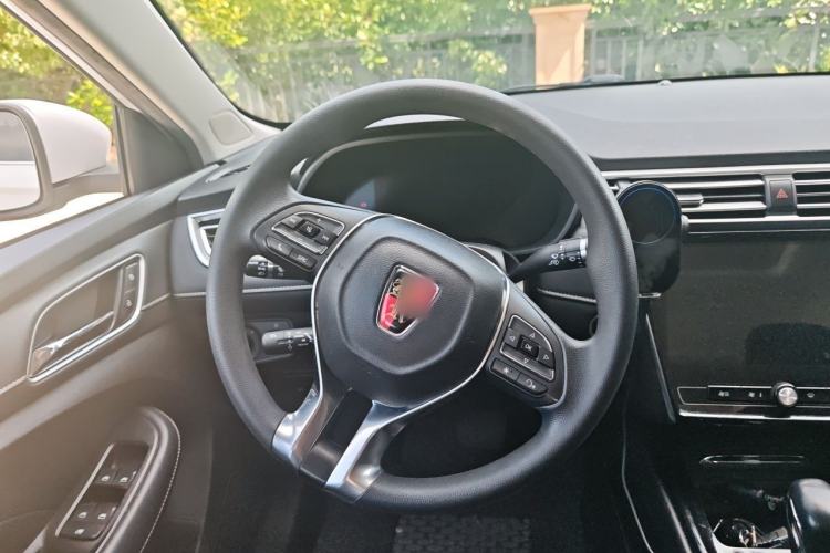 Used Roewe i5 2020 1.5L Automatic 4G Connect Luxury Flagship Edition Steering Wheel