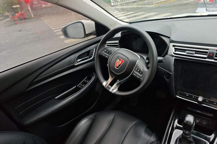 Used Roewe i5 2020 1.5L Automatic 4G Connect Luxury Flagship Edition Steering Wheel