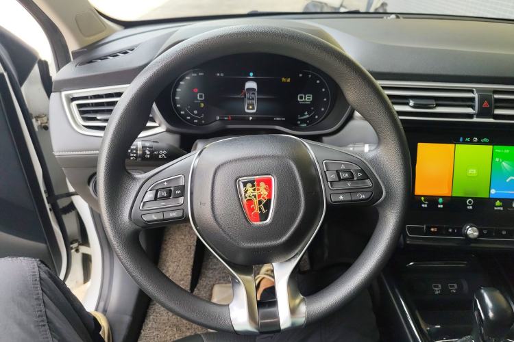Used Roewe i5 2020 1.5L Automatic 4G Connected Leading Intelligent Driving Edition Steering Wheel
