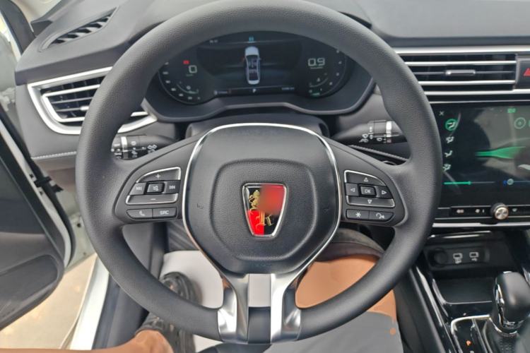 Used Roewe i5 2020 1.5L Automatic 4G Connect Luxury Flagship Edition Steering Wheel