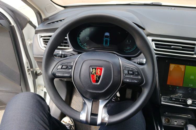 Used Roewe i5 2020 1.5L Automatic 4G Connect Luxury Flagship Edition Steering Wheel