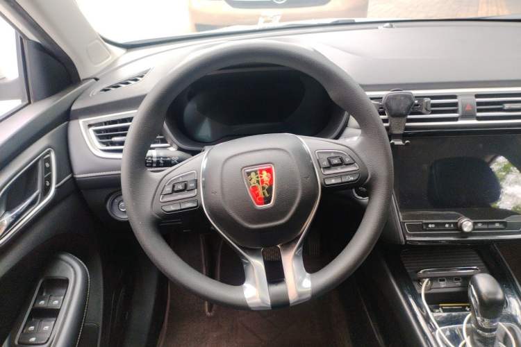 Used Roewe i5 2020 1.5L Automatic 4G Connect Luxury Flagship Edition Steering Wheel