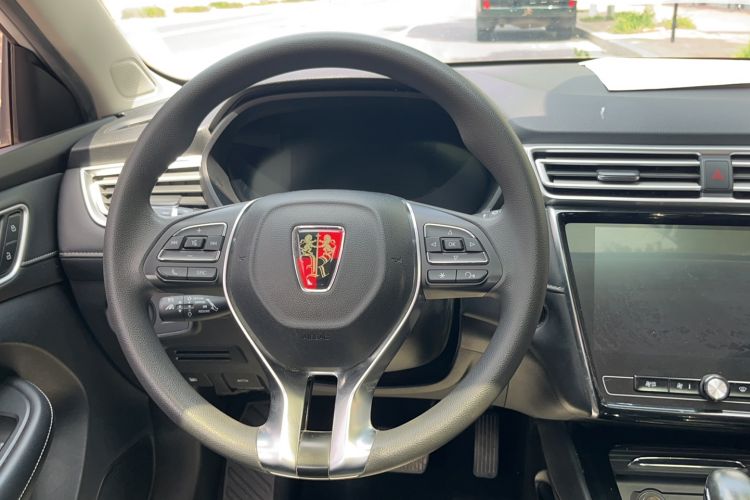Used Roewe i5 2020 1.5L Automatic 4G Connected Leading Intelligent Driving Edition Steering Wheel