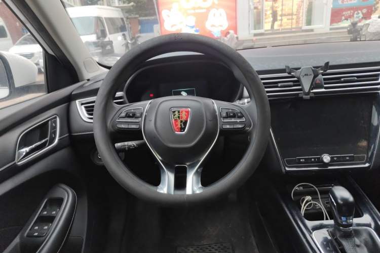Used Roewe i5 2020 1.5L Automatic 4G Connect Luxury Flagship Edition Steering Wheel