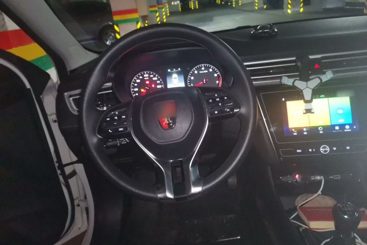 Used Roewe i5 2020 1.5L Manual 4G Connect Leehao Flagship Edition Steering Wheel