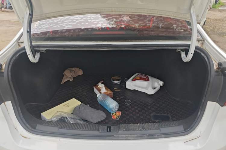 Used Roewe i5 2020 1.5L Automatic 4G Connect Luxury Flagship Edition Trunk