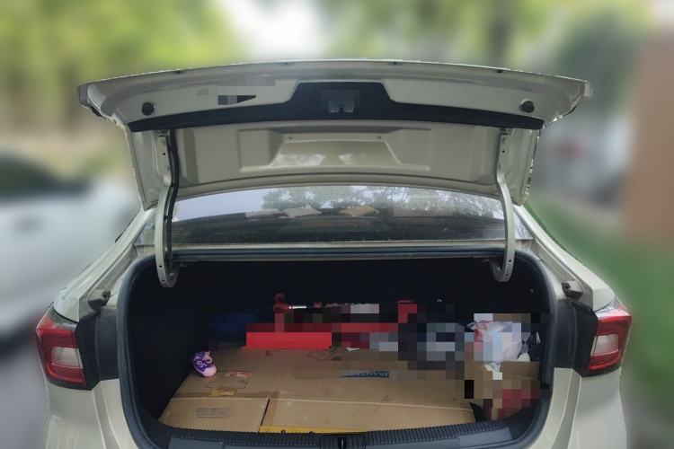 Used Roewe i5 2020 1.5L Automatic 4G Connect Luxury Flagship Edition Trunk