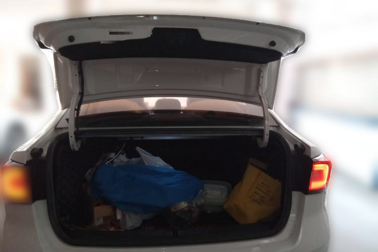 Used Roewe i5 2020 1.5L Automatic 4G Connected Leading Intelligent Driving Edition Trunk