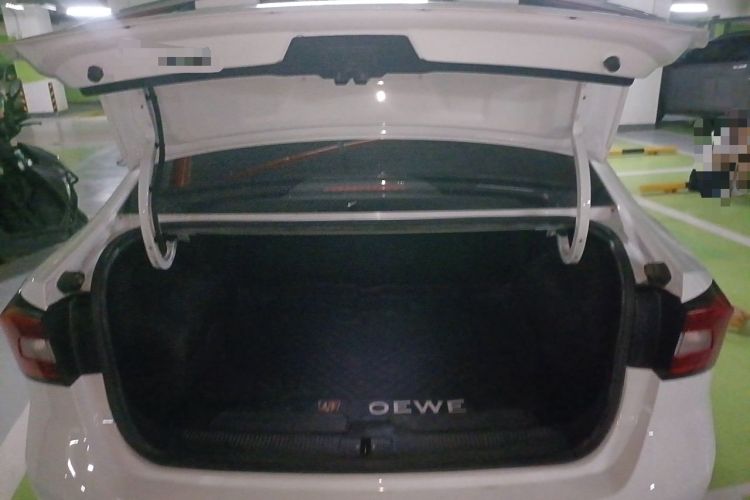 Used Roewe i5 2020 1.5L Manual 4G Connect Luxury Edition Trunk