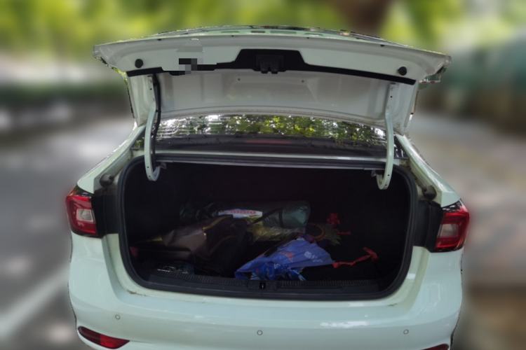 Used Roewe i5 2020 1.5L Automatic 4G Connect Luxury Flagship Edition Trunk