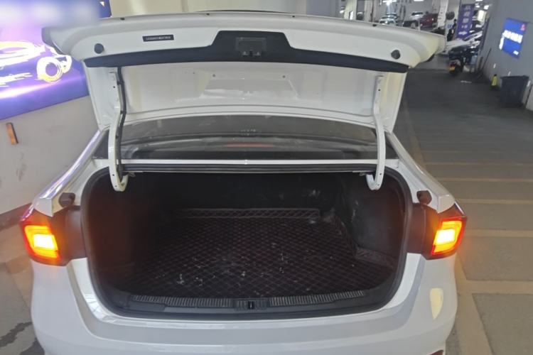 Used Roewe i5 2020 1.5L Manual 4G Connect Luxury Edition Trunk