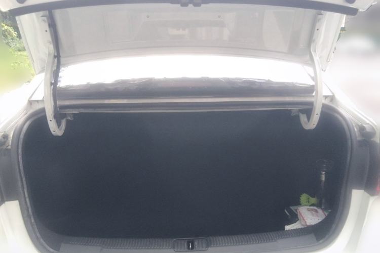 Used Roewe i5 2020 1.5L Automatic 4G Connect Luxury Flagship Edition Trunk