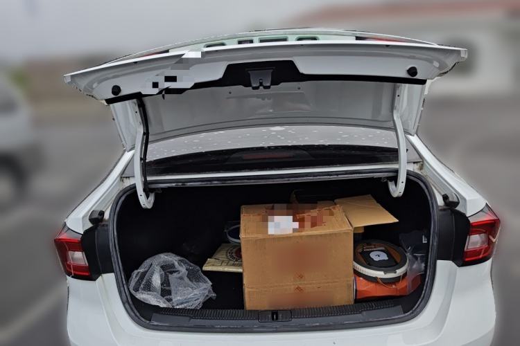 Used Roewe i5 2020 1.5L Automatic 4G Connect Luxury Flagship Edition Trunk