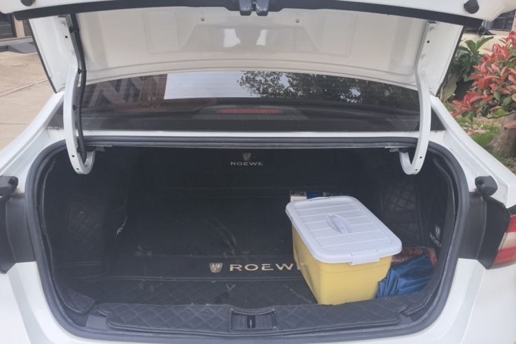 Used Roewe i5 2020 1.5L Automatic 4G Connect Luxury Flagship Edition Trunk