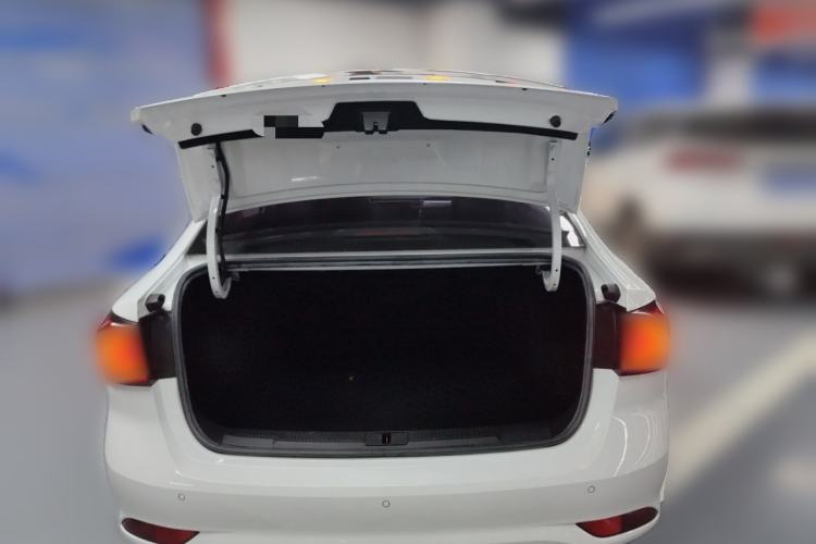 Used Roewe i5 2020 1.5L Manual 4G Connect Luxury Edition Trunk
