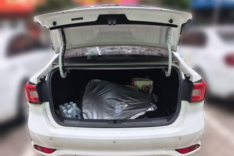 Used Roewe i5 2020 1.5L Automatic 4G Connect Luxury Flagship Edition Trunk