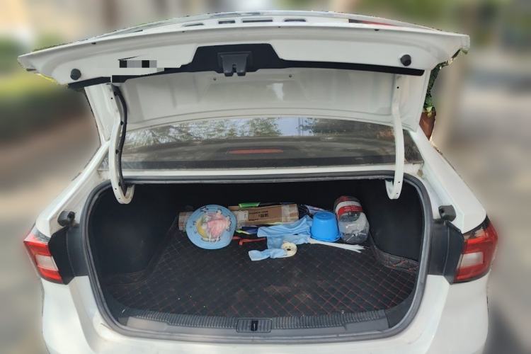 Used Roewe i5 2020 1.5L Automatic 4G Connect Luxury Flagship Edition Trunk