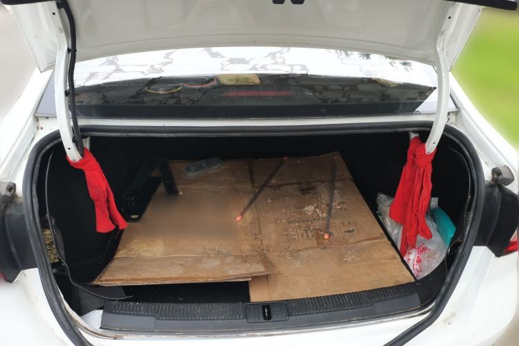Used Roewe i5 2020 1.5L Automatic 4G Connect Luxury Flagship Edition Trunk