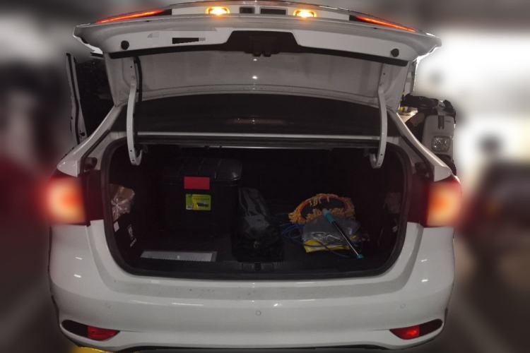 Used Roewe i5 2020 1.5L Automatic 4G Connect Luxury Flagship Edition Trunk