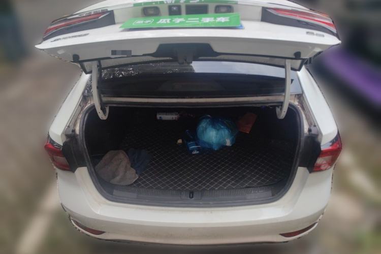 Used Roewe i5 2020 1.5L Automatic 4G Connect Luxury Flagship Edition Trunk