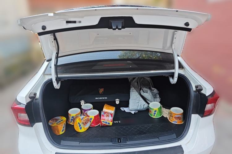 Used Roewe i5 2020 1.5L Manual 4G Connect Luxury Edition Trunk