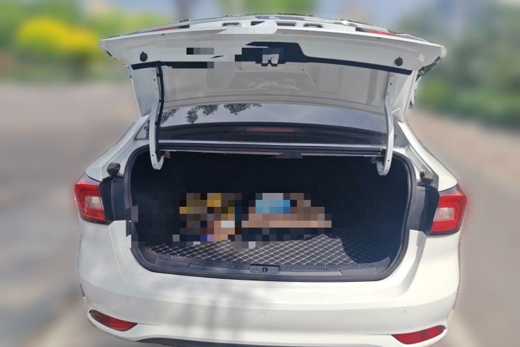 Used Roewe i5 2020 1.5L Automatic 4G Connected Linghao Edition Trunk