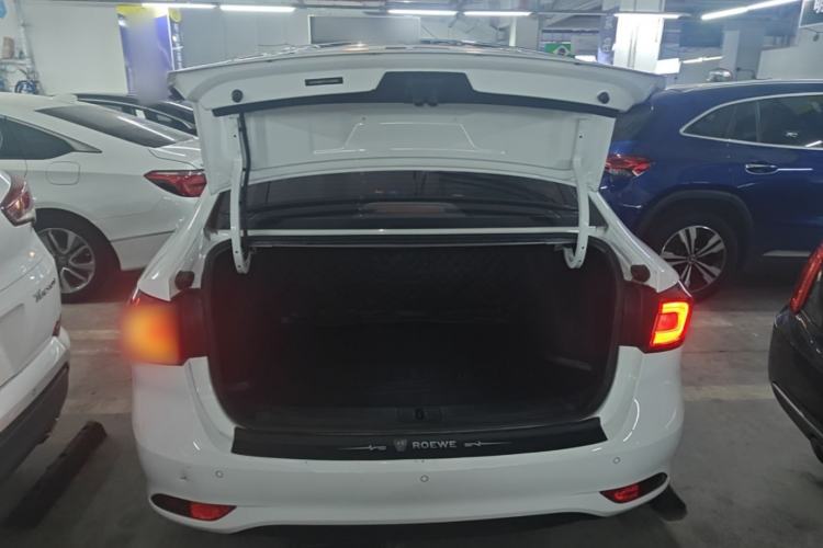 Used Roewe i5 2020 1.5L Automatic 4G Connected Linghao Edition Trunk