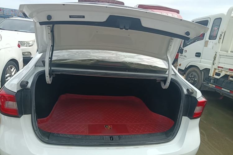 Used Roewe i5 2020 1.5L Automatic 4G Connect Luxury Flagship Edition Trunk
