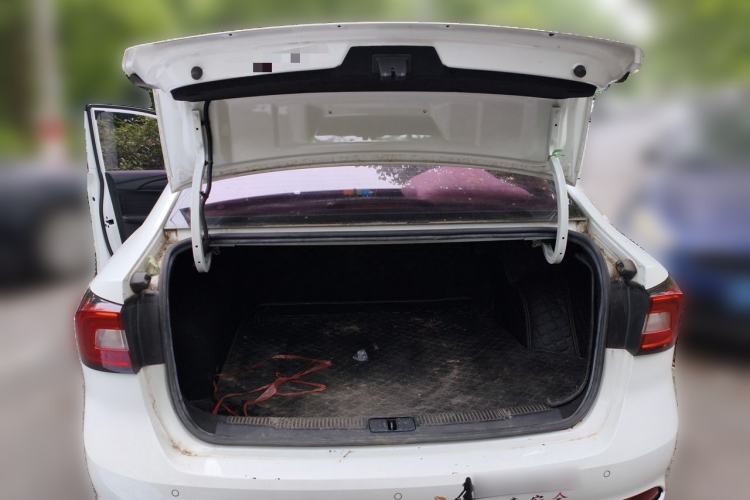 Used Roewe i5 2020 1.5L Automatic 4G Connect Luxury Flagship Edition Trunk