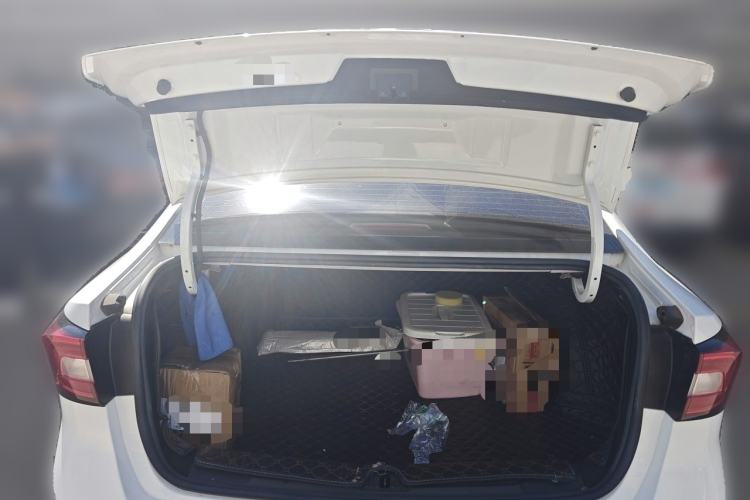 Used Roewe i5 2020 1.5L Automatic 4G Connect Luxury Flagship Edition Trunk