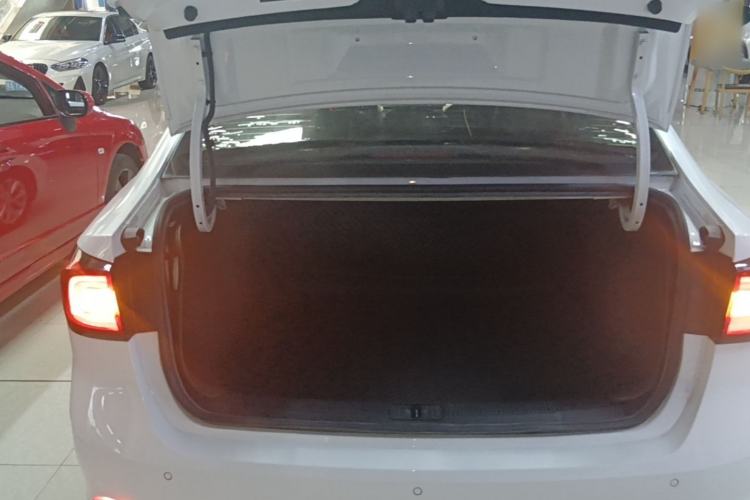 Used Roewe i5 2020 1.5L Manual 4G Connect Luxury Edition Trunk