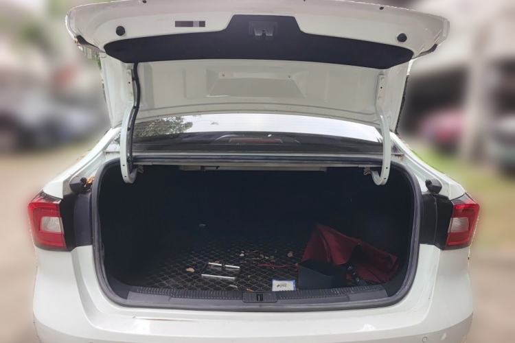 Used Roewe i5 2020 1.5L Automatic 4G Connect Luxury Flagship Edition Trunk