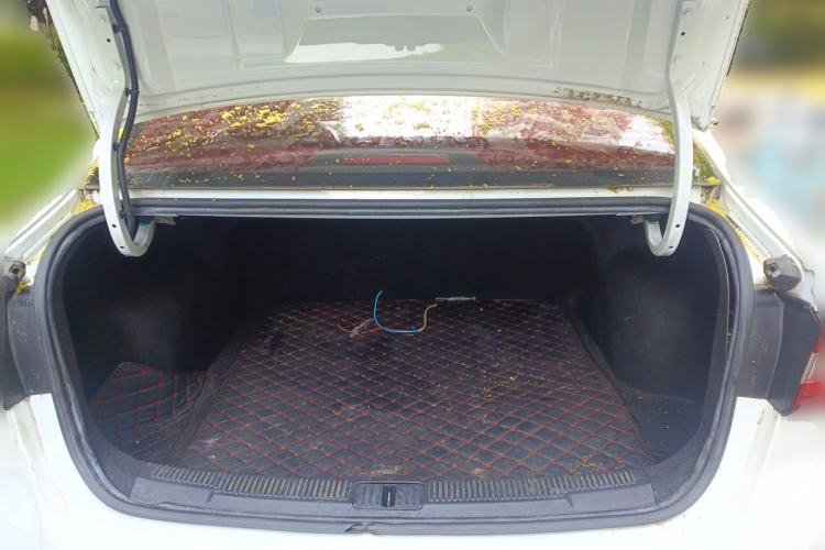 Used Roewe i5 2020 1.5L Automatic 4G Connect Luxury Flagship Edition Trunk